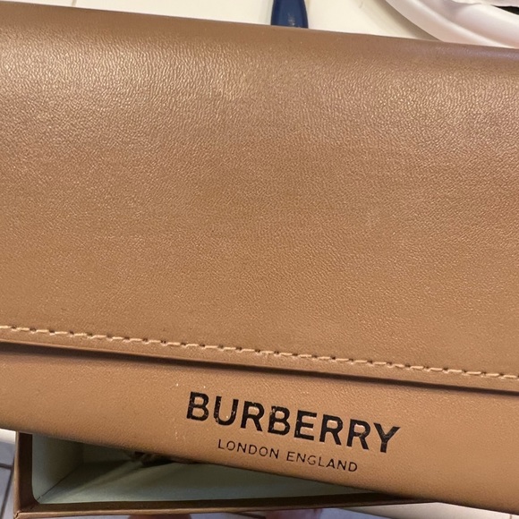 Burberry Sunglasses- Polarized- Authentic- case, wipe, manual, & box included - Picture 7 of 7